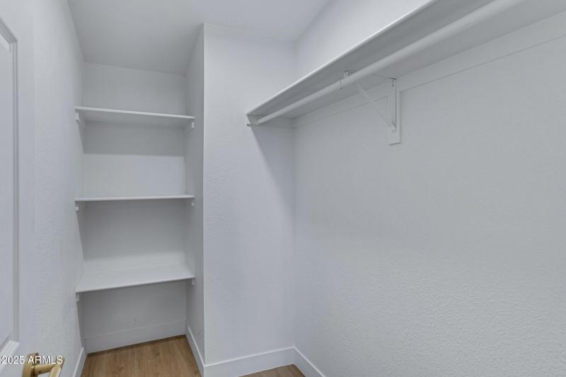 4556 N Ironwood Dr-20