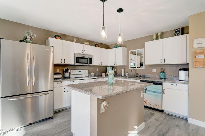 13801 W Ironwood St-4