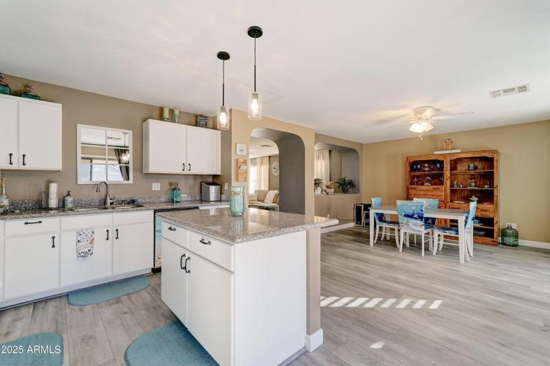 13801 W Ironwood St-7