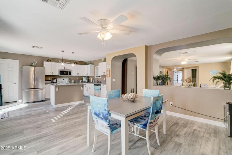 13801 W Ironwood St-11