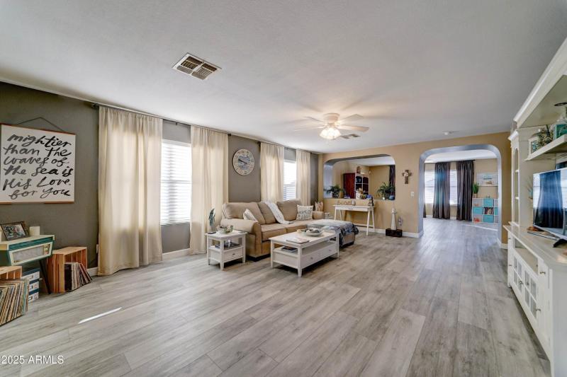 13801 W Ironwood St-17