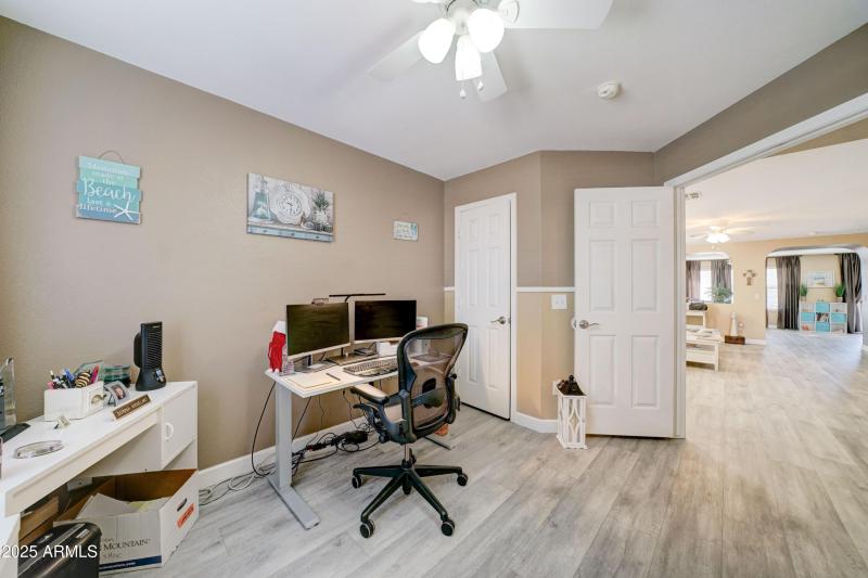 13801 W Ironwood St-27