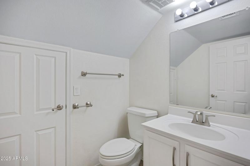 4237 E Rockledge Rd-21