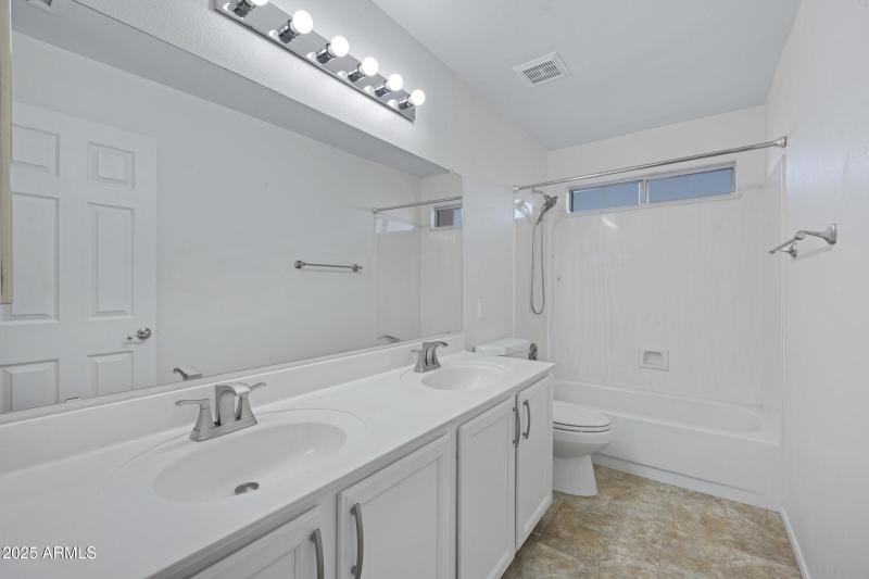 4237 E Rockledge Rd-29