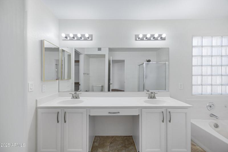 4237 E Rockledge Rd-32