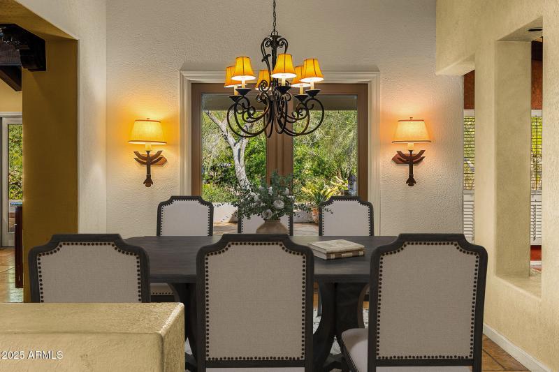 dining room virtually staged