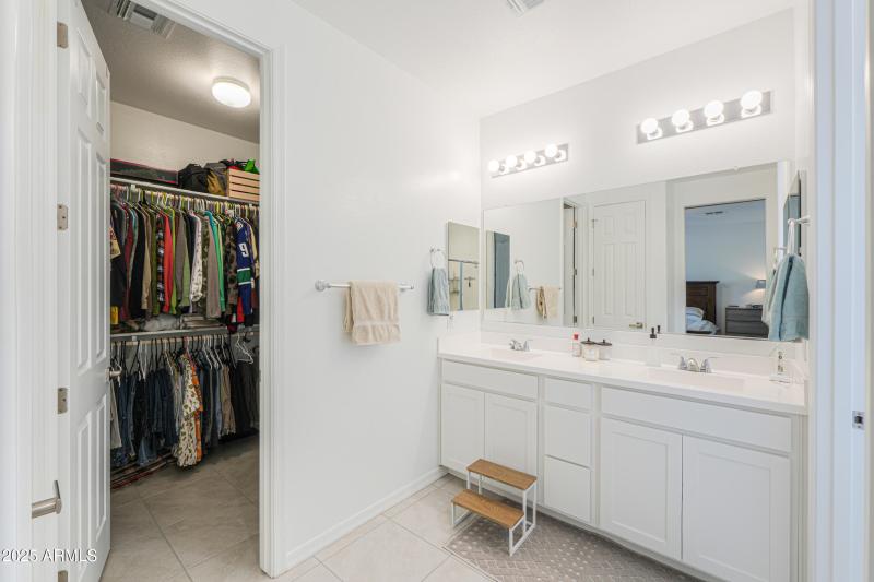 Primary Bathroom (2)