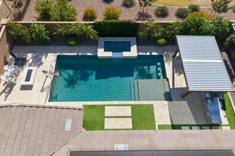 Pool/Spa/Built In Fire Pit