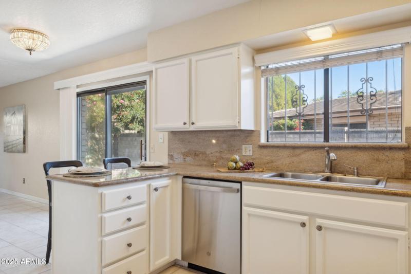 12 - 8418 E Via de Viva