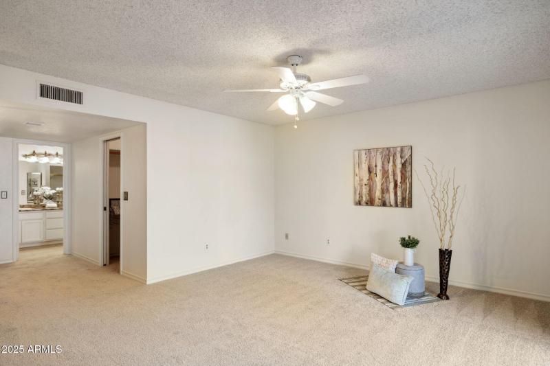 17 - 8418 E Via de Viva