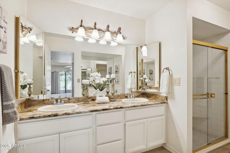 19 - 8418 E Via de Viva