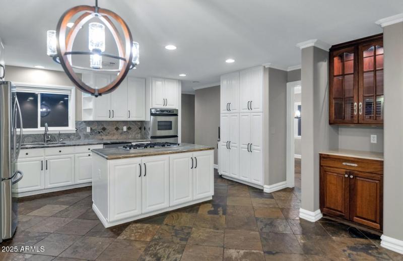 416 W McLellan Blvd-large-021-042-416 W