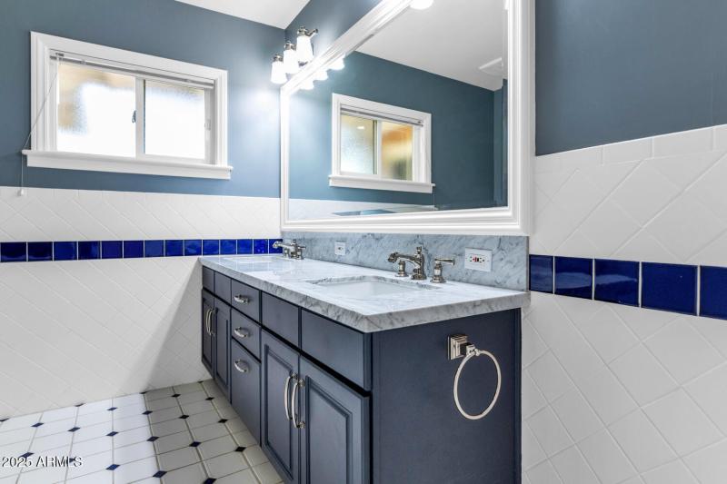 416 W McLellan Blvd-large-037-061-416 W