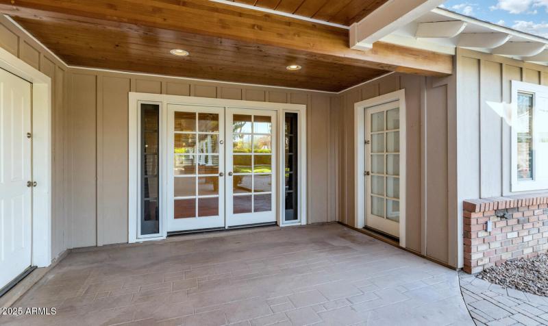 416 W McLellan Blvd-large-043-012-416 W