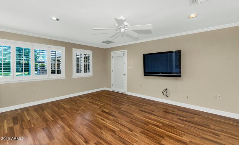 416 W McLellan Blvd-large-045-018-416 W