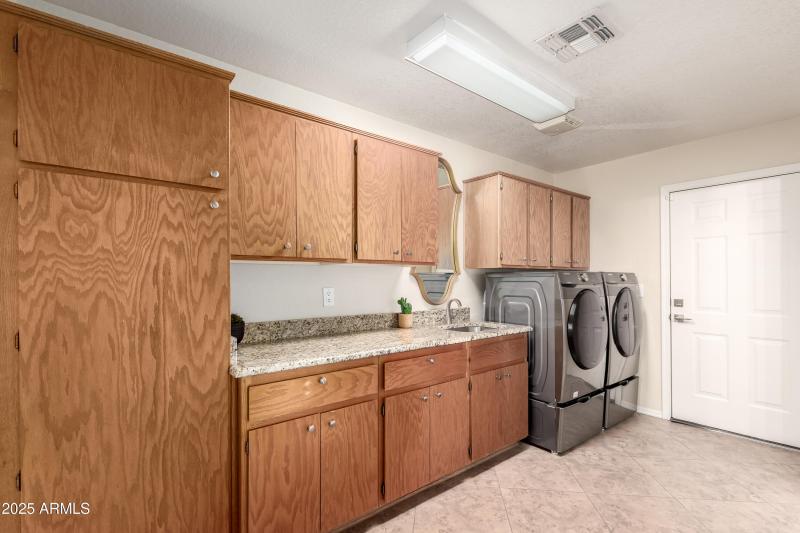 69438c_29 - KILAREA laundry room 1