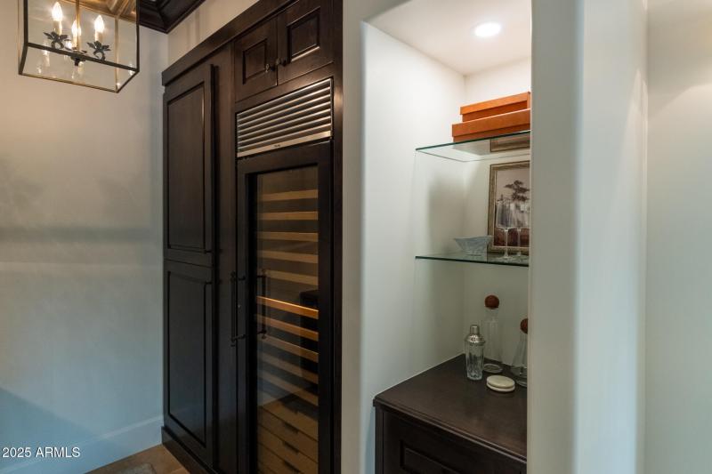 Refined Bar & Wine Experience