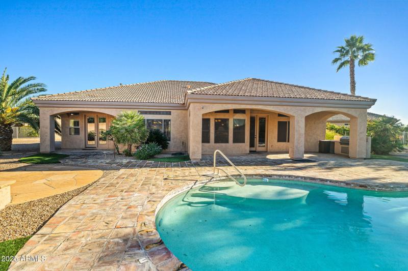 Entertainers Backyard