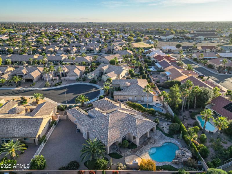 Cul-de-sac keystone lot