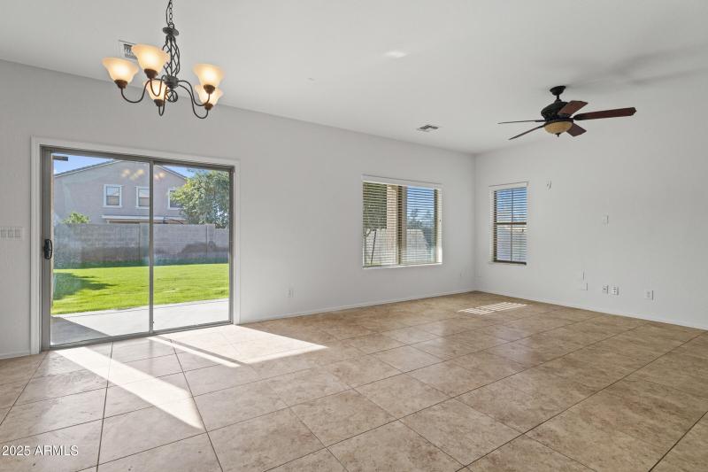 315 E Christopher St-9