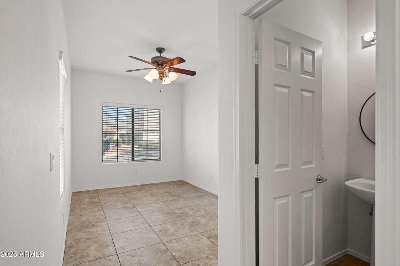 315 E Christopher St-15