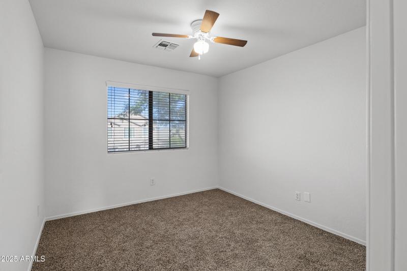 315 E Christopher St-25