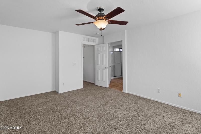 315 E Christopher St-28