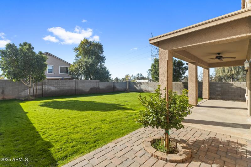 315 E Christopher St-37