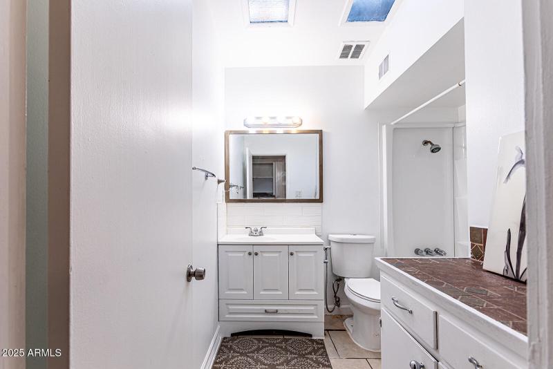 2033 W Palo Verde Dr-19