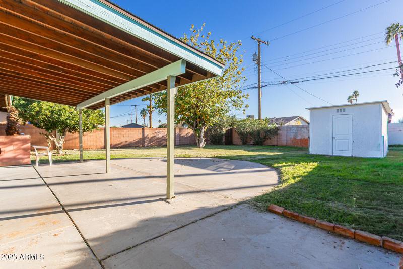 2033 W Palo Verde Dr-27