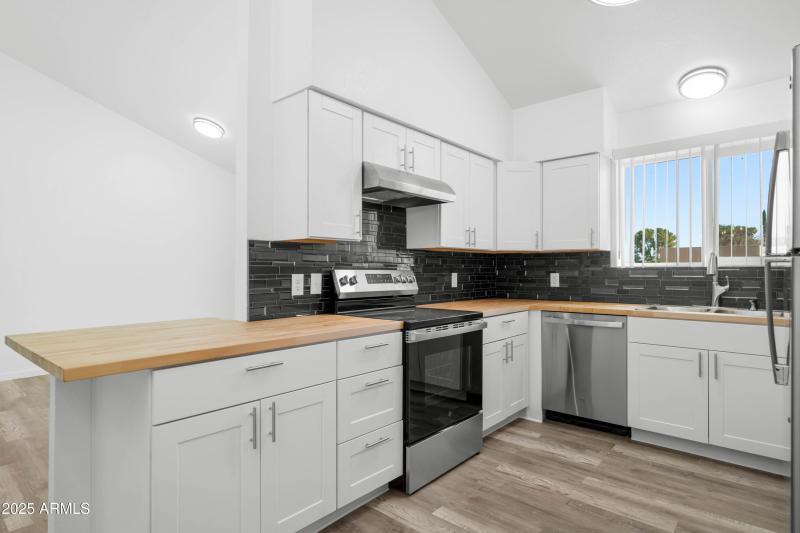 Interior - 248 Meadows Dr-8