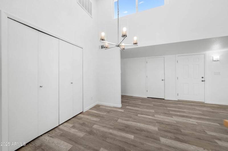 Interior - 248 Meadows Dr-12