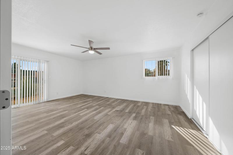 Interior - 248 Meadows Dr-13