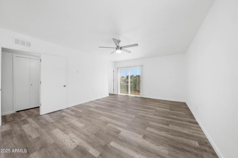 Interior - 248 Meadows Dr-14