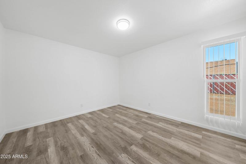 Interior - 248 Meadows Dr-17