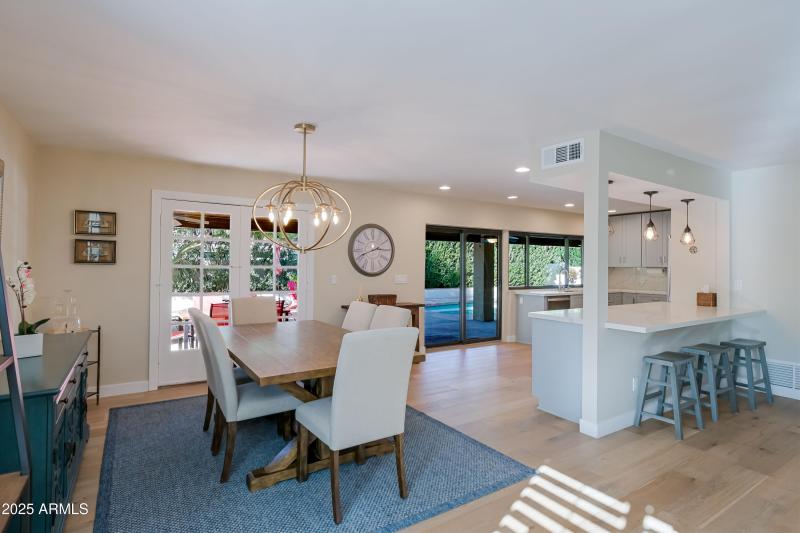 Dining/open floor plan