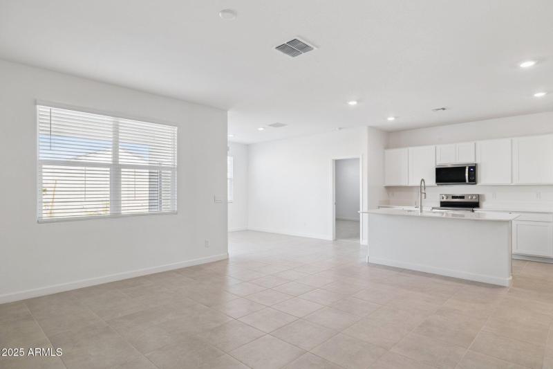 4-web-or-mls-23980-w-pima-st