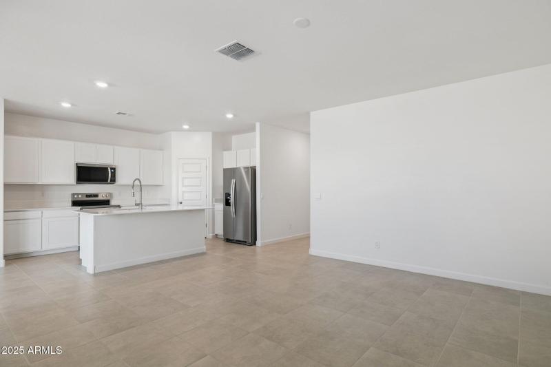 5-web-or-mls-23980-w-pima-st