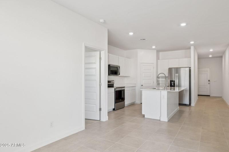 10-web-or-mls-23980-w-pima-st