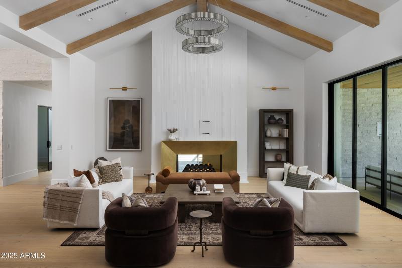 Caballo Coming Soon-2