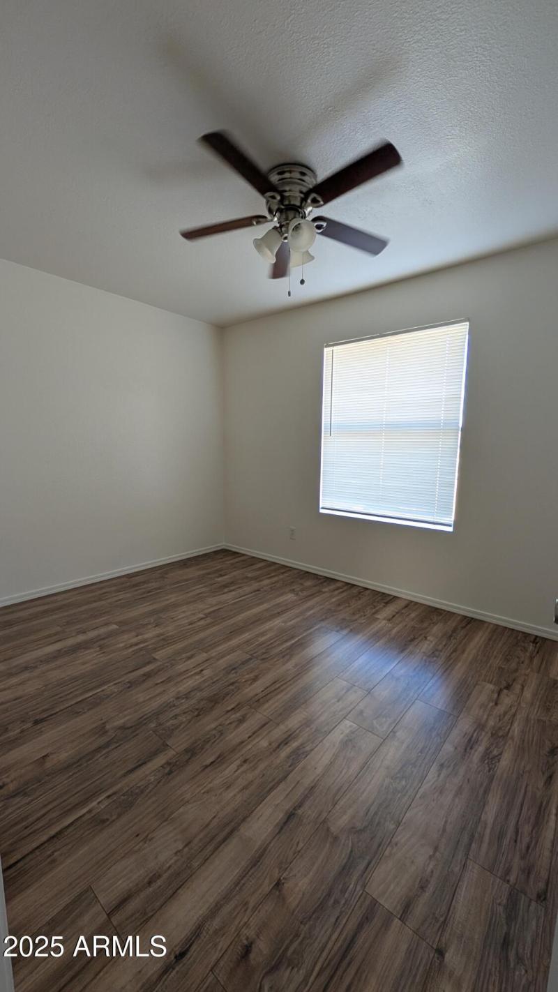 PXL_20251217_182358558