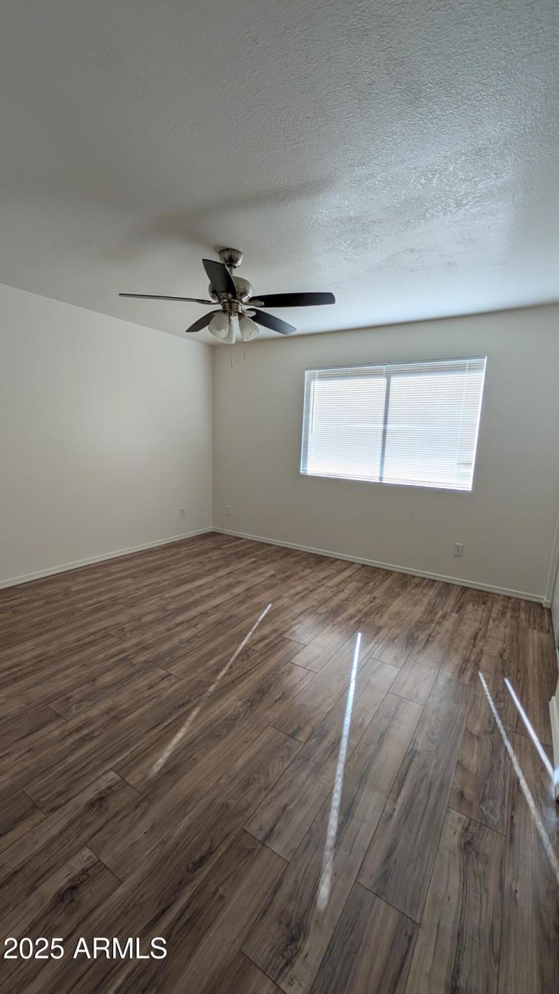 PXL_20251217_182444531