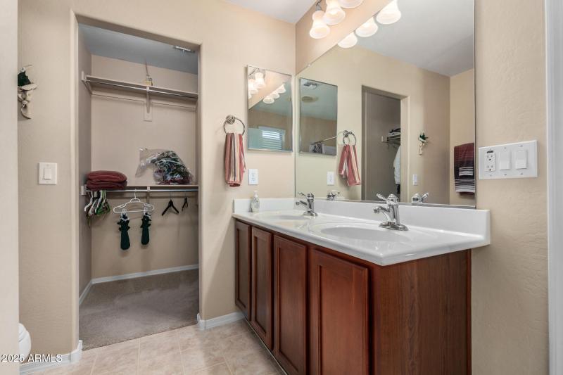 17 Master Bathroom