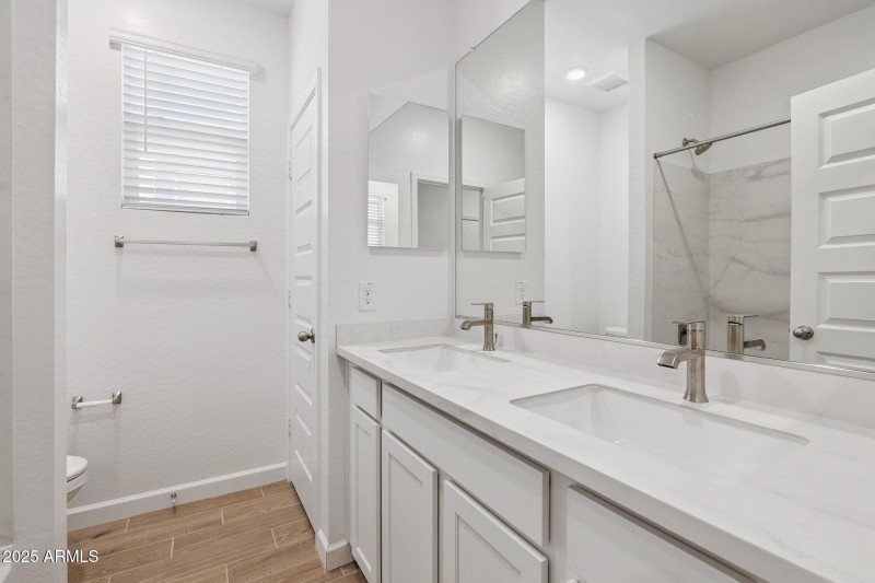 20-web-or-mls-24213-w-southgate-ave