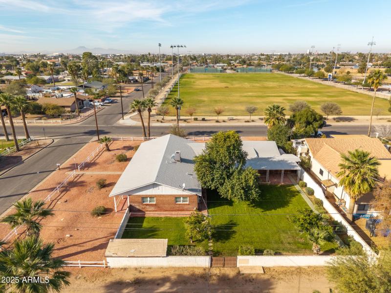 UAS View House & Park