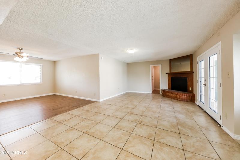 1022929.14248 N 35th St - Family Room_2