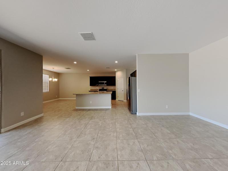 1005998.30388 W Amelia Avenue W