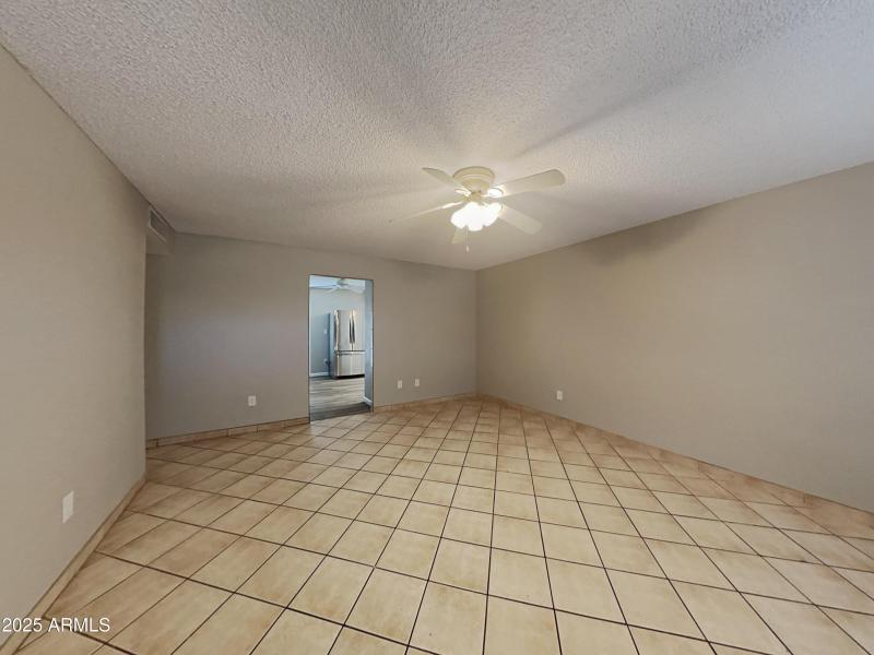 1006355.7251 W Cinnabar Avenue