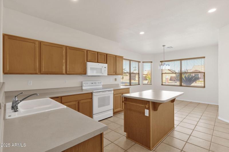 15-web-or-mls-6450-s-springs-pl