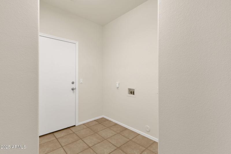 30-web-or-mls-6450-s-springs-pl